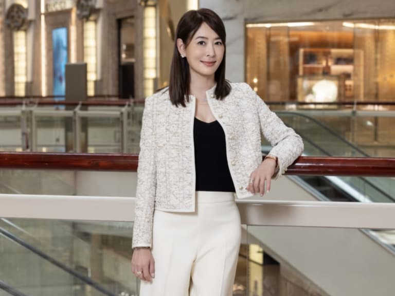 賈永婕立法院備詢被要求「穿純樸」！當場回「我穿得跟妳們一樣」，本人親曝當下心情！