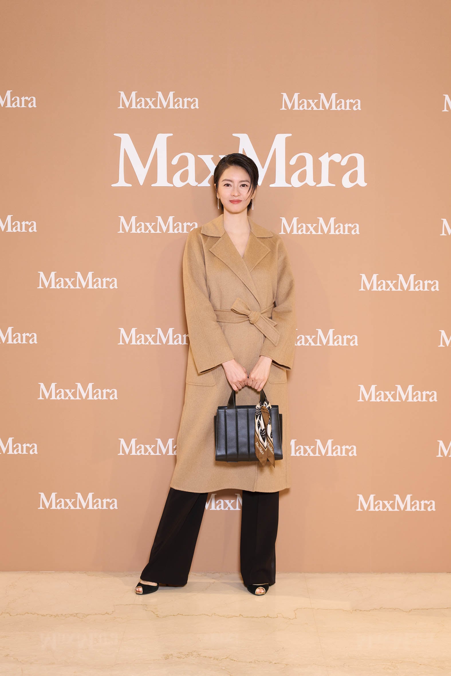 2026 秋冬流行穿搭新品推薦!梁詠琪現身 Max Mara 開金嗓唱〈短髮〉掀回憶殺⋯最新時尚趨勢與品牌話題一次看!