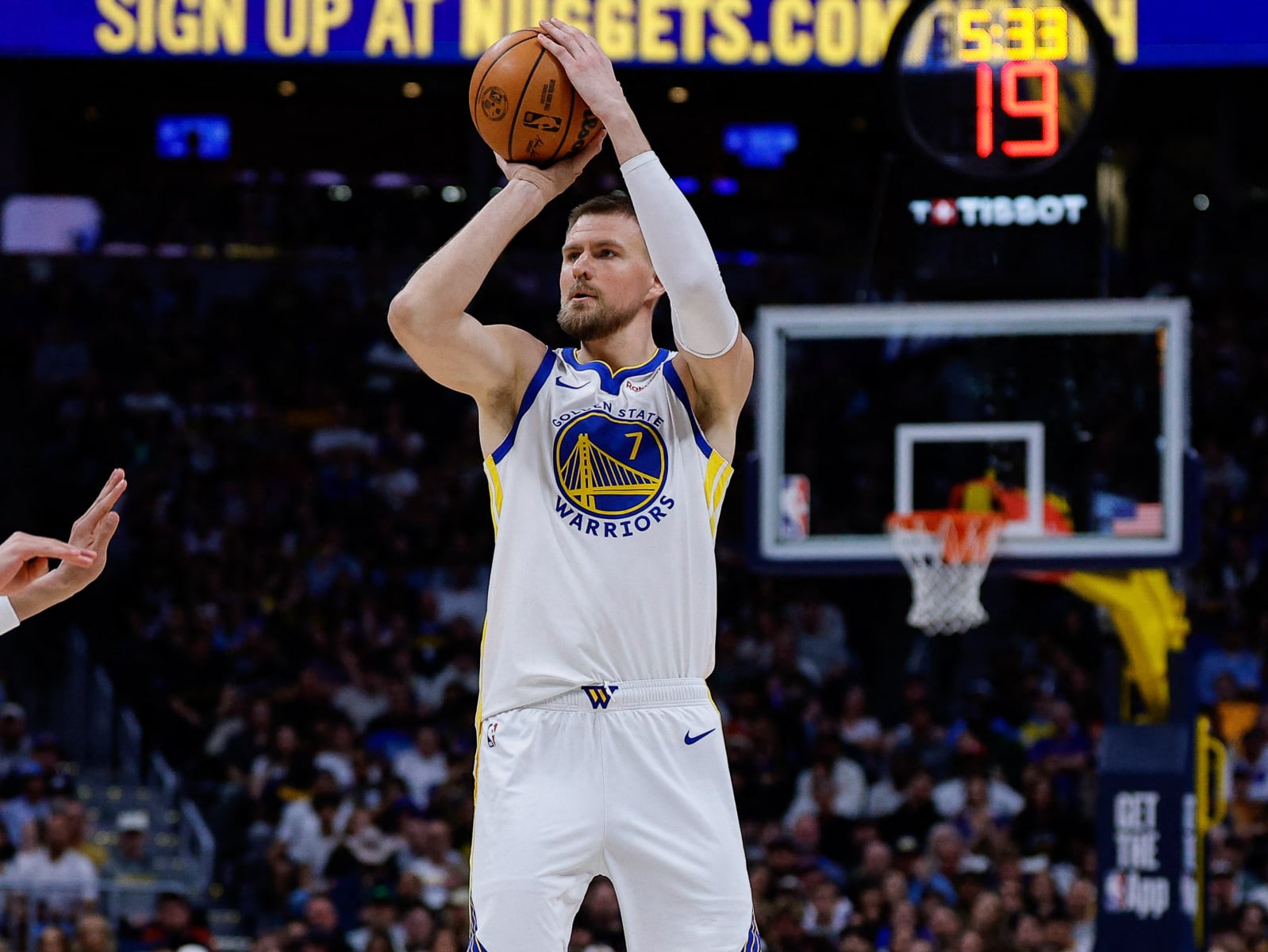 NBA／波爾辛吉斯 Kristaps Porzingis 因私人健康因素無限期休賽！勇士 10/21 開幕戰先發改小陣容！