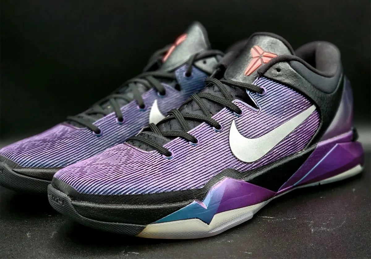 Nike Kobe 7 正式首度復刻!經典「隱形斗篷」配色睽違 15 年強勢回歸!