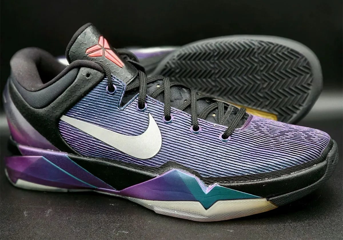 Nike Kobe 7 正式首度復刻!經典「隱形斗篷」配色睽違 15 年強勢回歸!