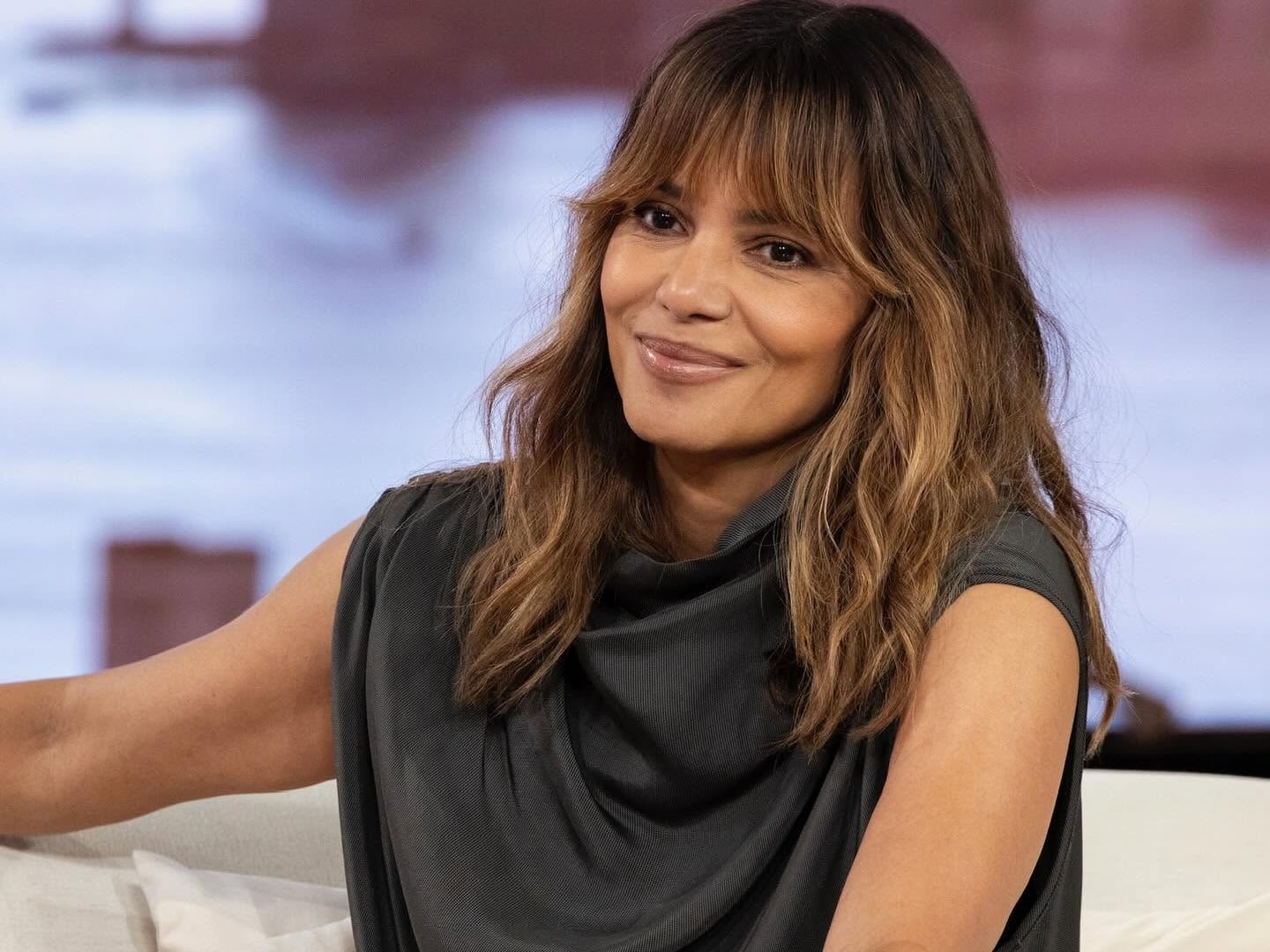 荷莉貝瑞 Halle Berry 否認家暴指控！反對 13 歲兒子出庭作證，控前夫：「教導與操弄證詞！」