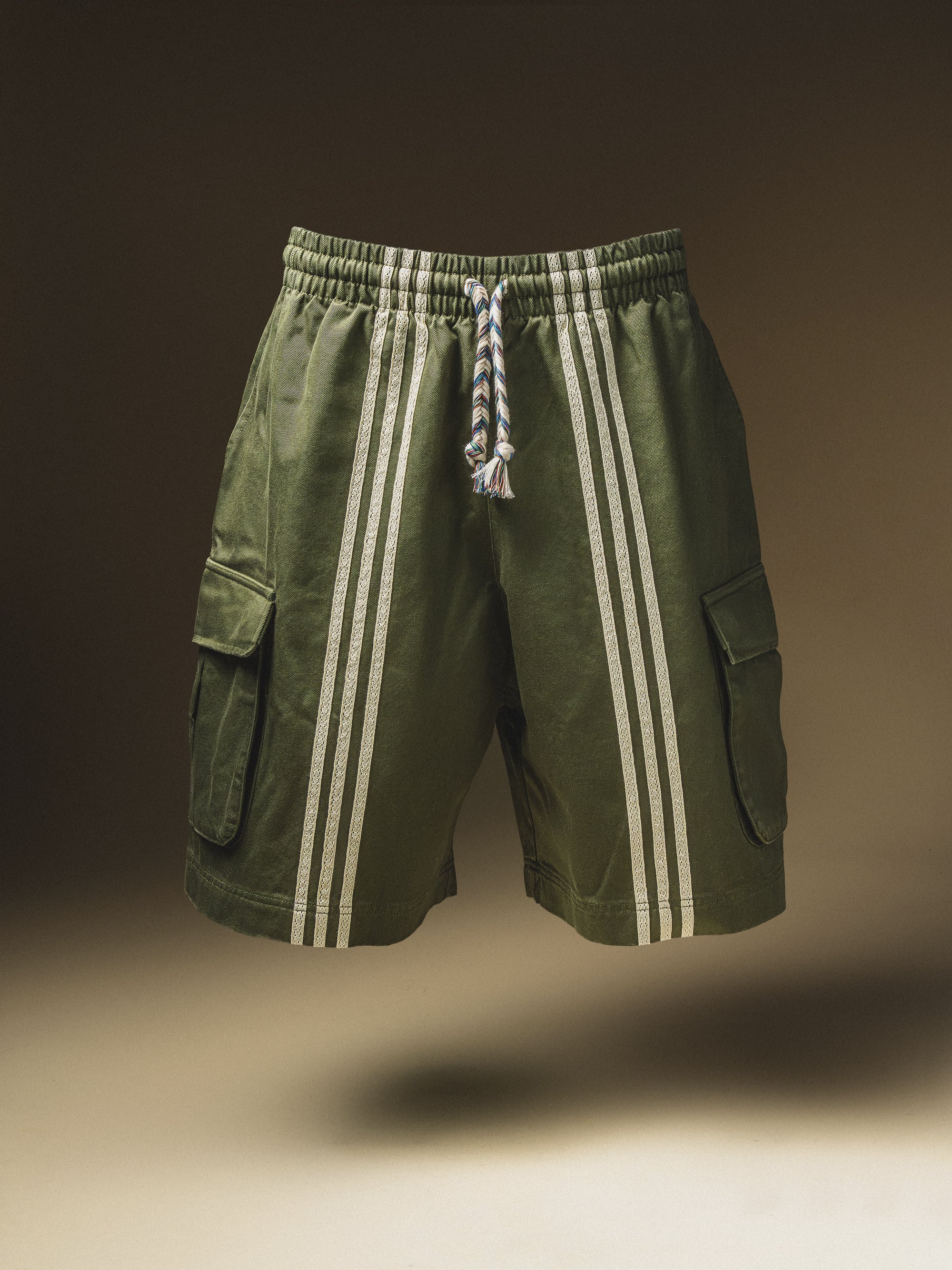 adidas Originals 攜手 CLOT 發表全新 Mule 鞋款!韓團 LNGSHOT 動漫形象演繹!