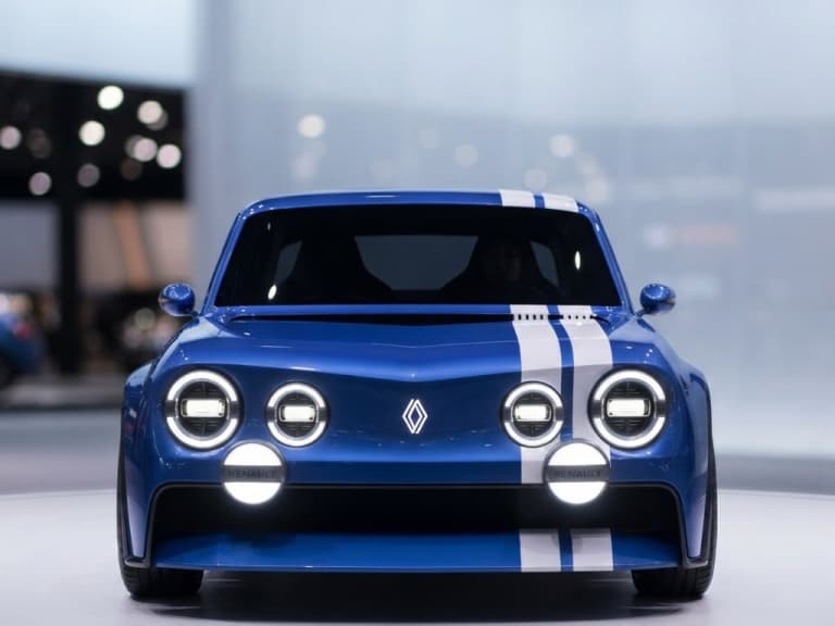 法國 Renault 8 Gordini 概念車巴黎亮相！量產版執行長鬆口：5 Turbo 3E 交車後再談