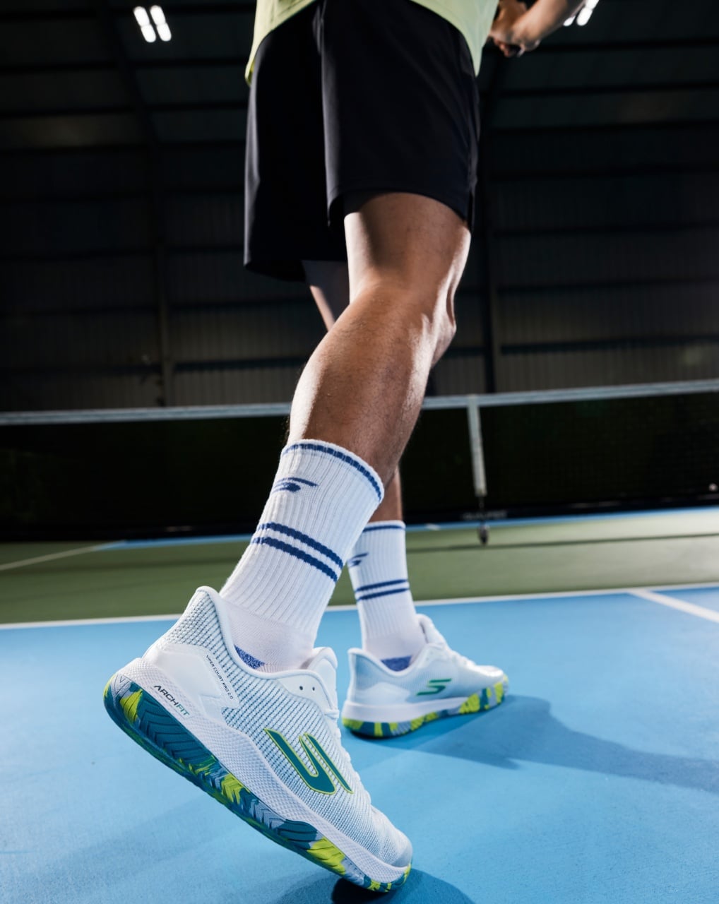 2026 匹克球鞋 10 雙推薦！挑選技巧攻略，ASICS、SKECHERS、NB⋯品牌一篇整理！