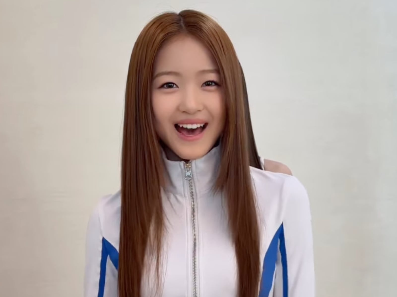 李秀滿女團 A2O LITE 平均年齡僅 15 歲！稚嫩感引網擔憂：「心智尚未成熟！」