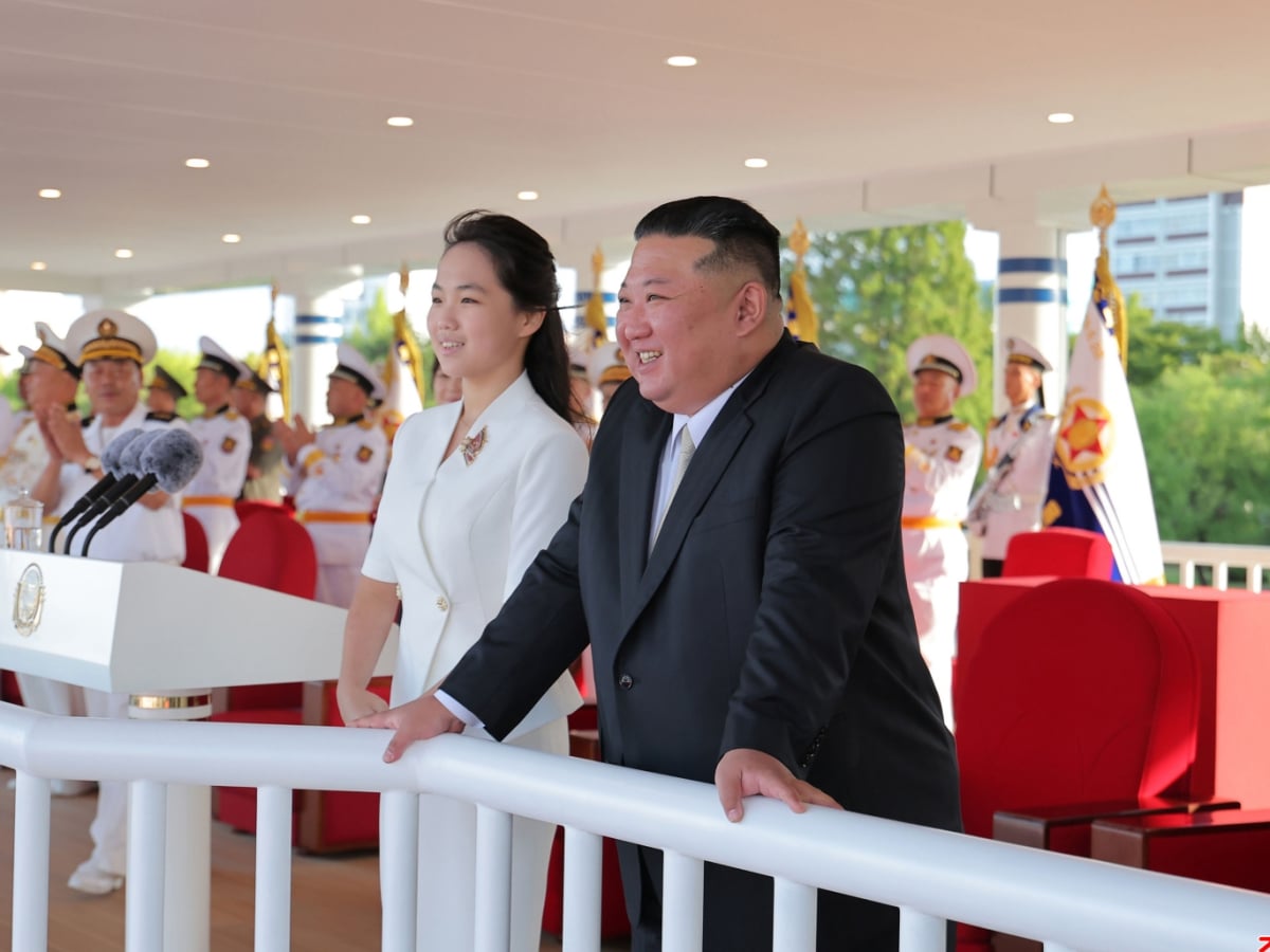 金正恩驚傳腦出血命危、送北京急救？北韓官媒最新照片曝光，網路瘋傳消息仍未獲證實！