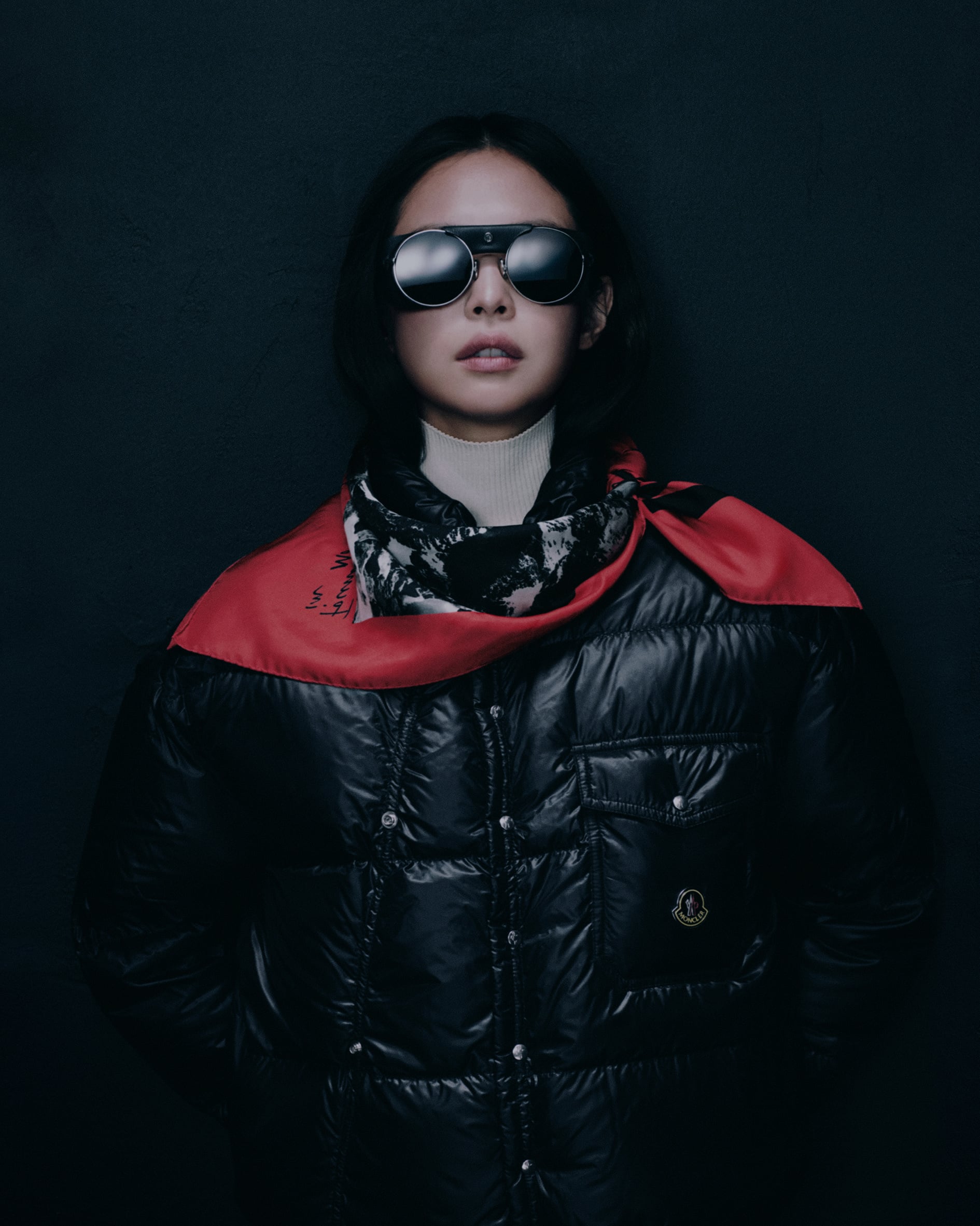 BLACKPINK Jennie 身高 163 亮相 Moncler 全新系列廣告!網驚呼:「怎麼能把羽絨外套穿得這麼時尚?」