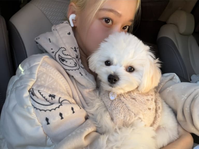 aespa Winter 個人 IG 曬愛犬合照！最後一張彩蛋引網笑：「是不是忘記檢查照片誤發！」