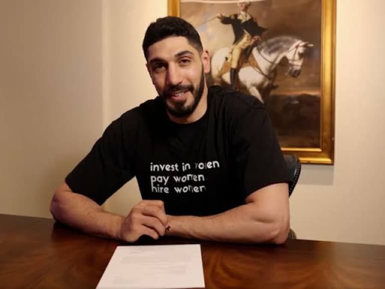 Enes Kanter 遭 WNBA「認定男性」拒絕選秀！本人再轟雙標「根本跨性別恐懼症！」