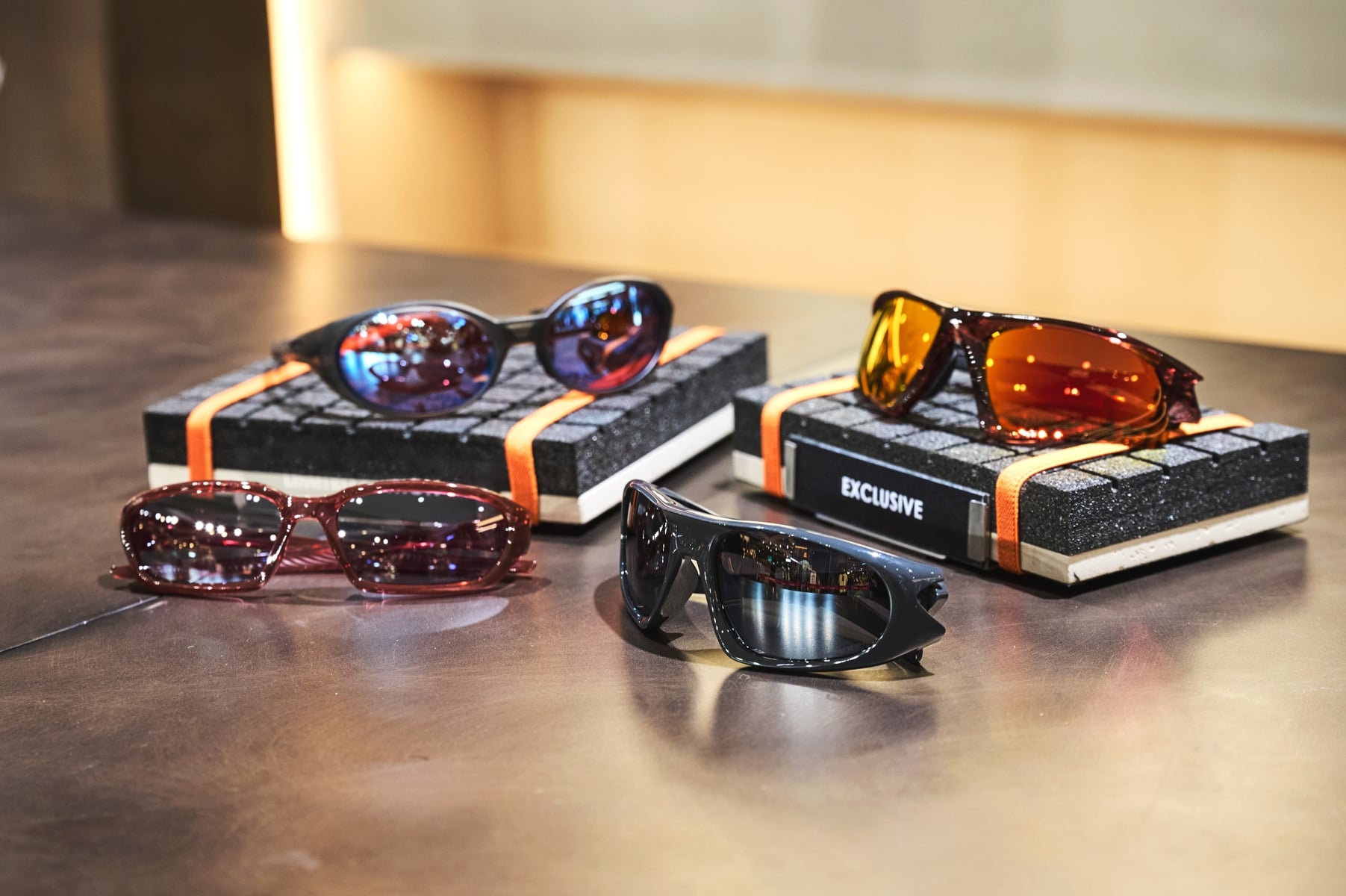OAKLEY 忠孝 SOGO 概念店開幕!曹佑寧帥穿全套造型,四款獨家眼鏡同步登場!