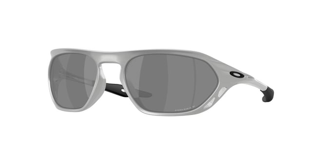 OAKLEY 忠孝 SOGO 概念店開幕!曹佑寧帥穿全套造型,四款獨家眼鏡同步登場!