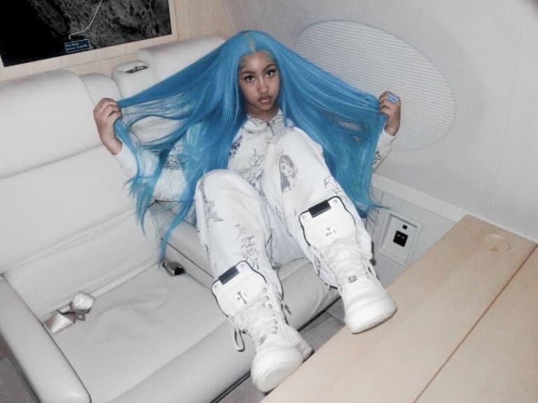 西北 North West TikTok 曬哥德風造型！親揭多數穿孔：「不是真的！」
