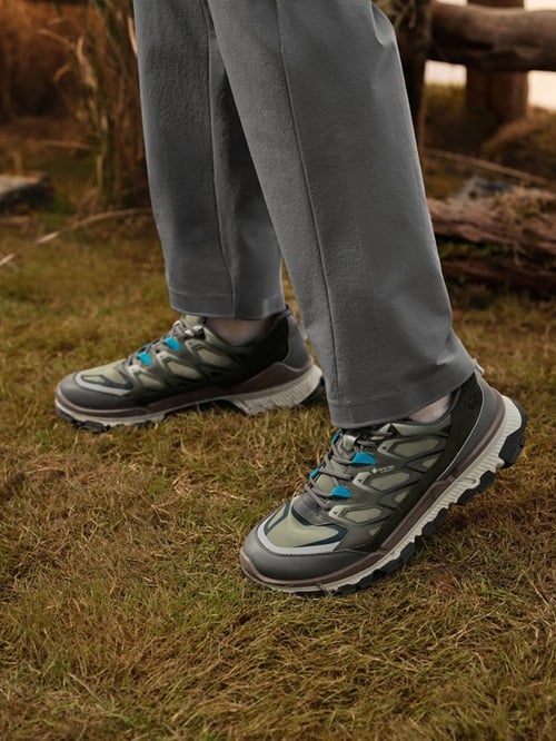 ECCO 全新秋冬機能鞋服打造輕暖有型穿搭!外套、防水裙裝、鞋款⋯完整系列一次看!