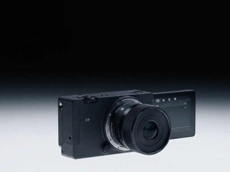 Sigma FP2 正式發表！號稱全球最小全幅無反，含電池僅 460g、內建 70GB、支援 6K OpenGate 錄影！