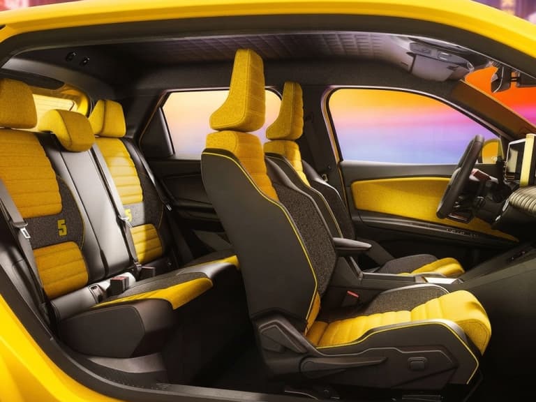 Renault Japan 純電小車11月19日上市！睽違34年復活，車長只比 Yaris 短15mm！