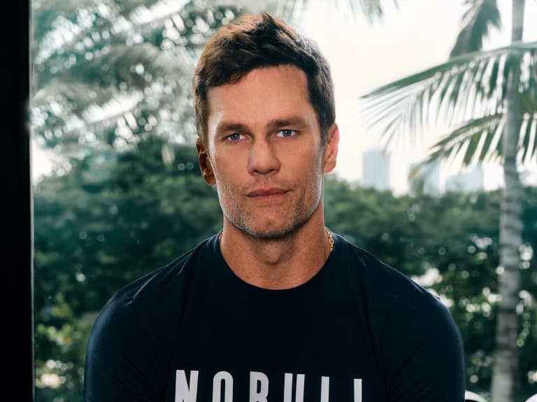 湯姆布雷迪 Tom Brady 傳戀維密天使坎蒂絲史汪尼普！消息人士稱：「已交往數月！」