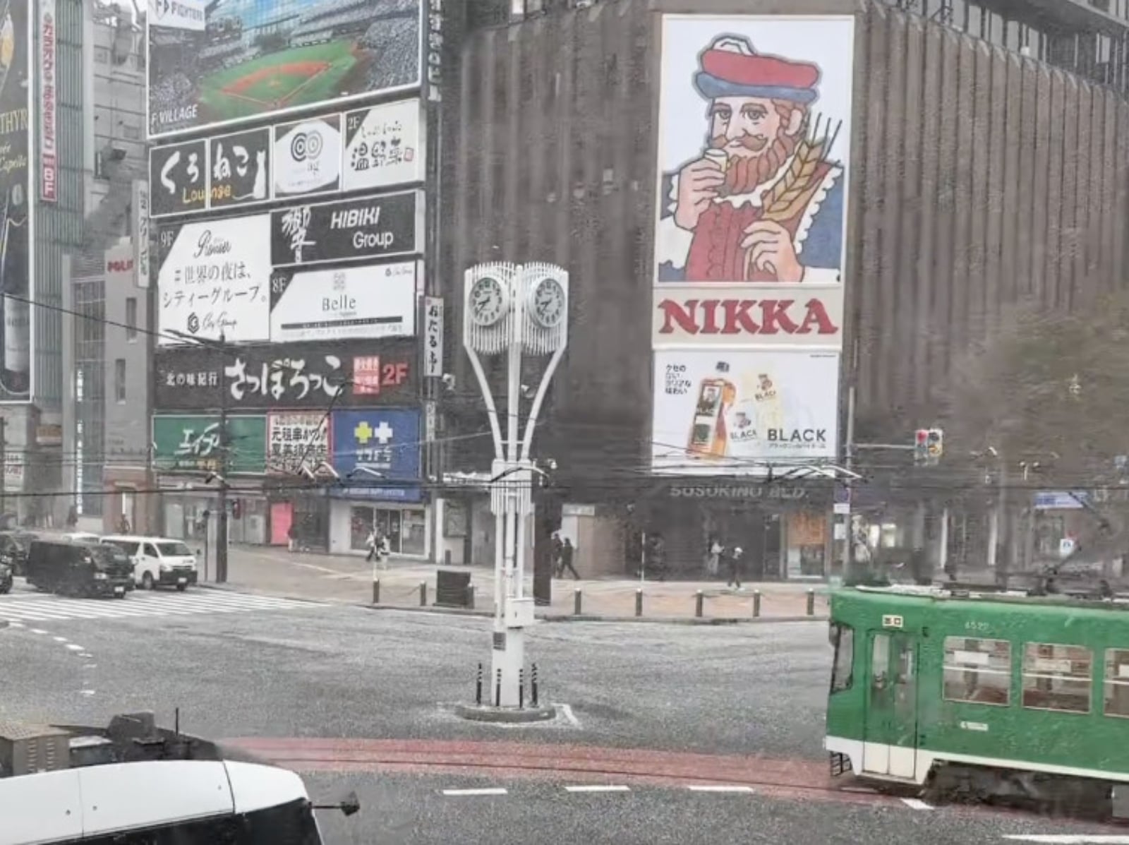 2026 北海道札幌初雪報到！網笑：「機票價格要開始飆升了！」