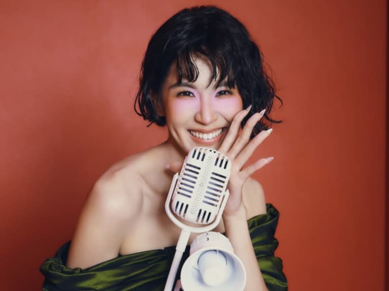 曾沛慈新歌〈牽掛〉MV 同框 9 歲的自己！曝小三起變憂鬱，徐佳瑩譜曲圓夢！