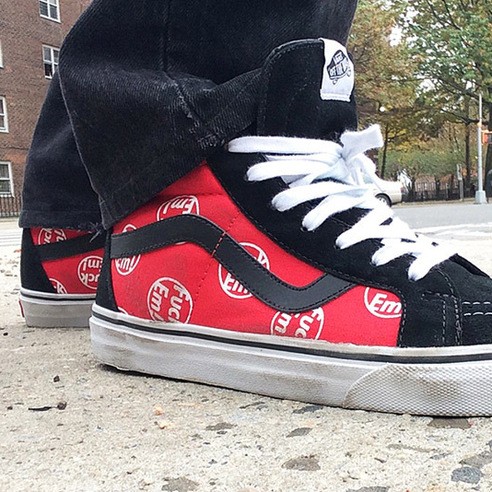 街頭的紅與黑，Supreme × VANS 聯名秋冬鞋款即將上市