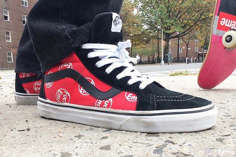 街頭的紅與黑，Supreme × VANS 聯名秋冬鞋款即將上市