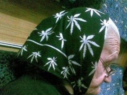 15張不知道自己「到底穿了什麼」的長輩   這下到底該如何解釋？