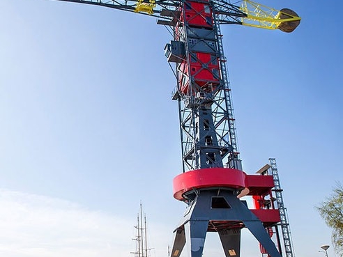 不可錯過！看似「起重機」建築　你絕對想不到它的用途...