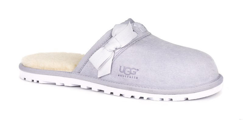 UGG® Australia節慶系列打造最吸睛的派對焦點　冬日居家系列溫暖相聚的每一刻