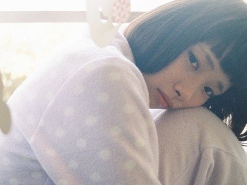 好想在她身邊醒來！寫真集「寝起き女子」　紀錄女孩剛睡醒時最自然的表情
