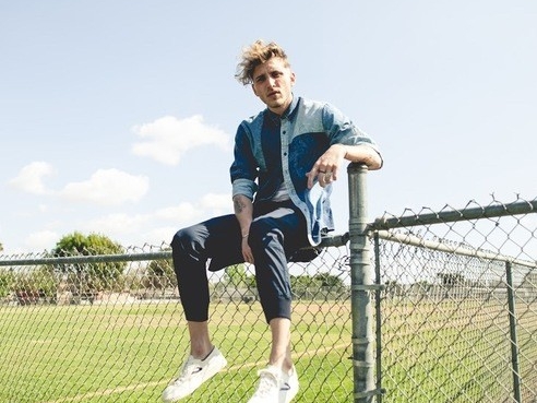 “你的耶誕，你的 Publish Brand “LEGACY”Jogger Pants™！” 