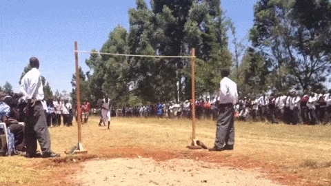 肯亞高中生運動會　驚人彈跳力相信就連喬丹也搖頭...