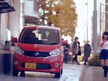 Nissan 汽車廣告　瞬間換衣不是特效！路人嚇呆
