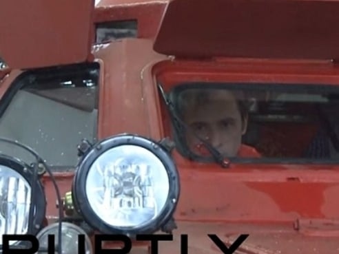 戰鬥民族的超猛計程車　居然是XX車改造的？！