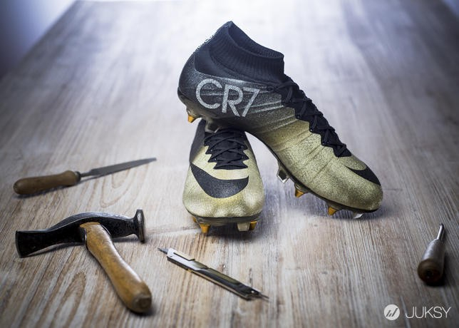 NIKE 推出 MERCURIAL CR7 珍貴黃金戰靴向 CRISTIANO RONALDO 致敬