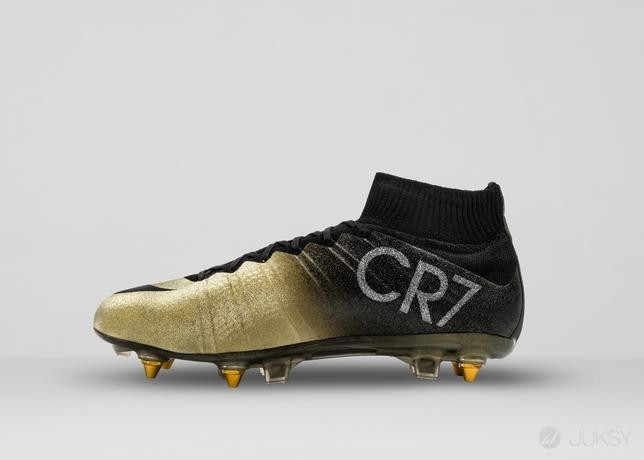 NIKE 推出 MERCURIAL CR7 珍貴黃金戰靴向 CRISTIANO RONALDO 致敬