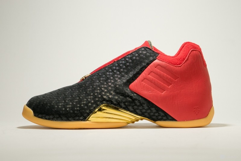 adidas 慶祝農曆乙末新年 推出”The Year of the Goat”羊年系列