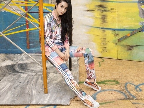 adidas Originals X The Farm Company 時尚天后范冰冰演繹 探索古老亞馬遜叢林的熱帶風情