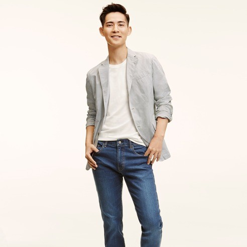 UNIQLO 緊身褲 彈力舒適再進化 多款新色登場 形象大使周渝民、桂綸鎂分享春夏繽紛百搭姿態！