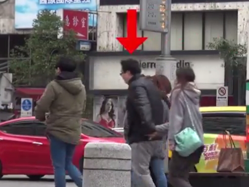 「台北街頭實驗」在街頭明目張膽的犯案　路人的反應居然是？