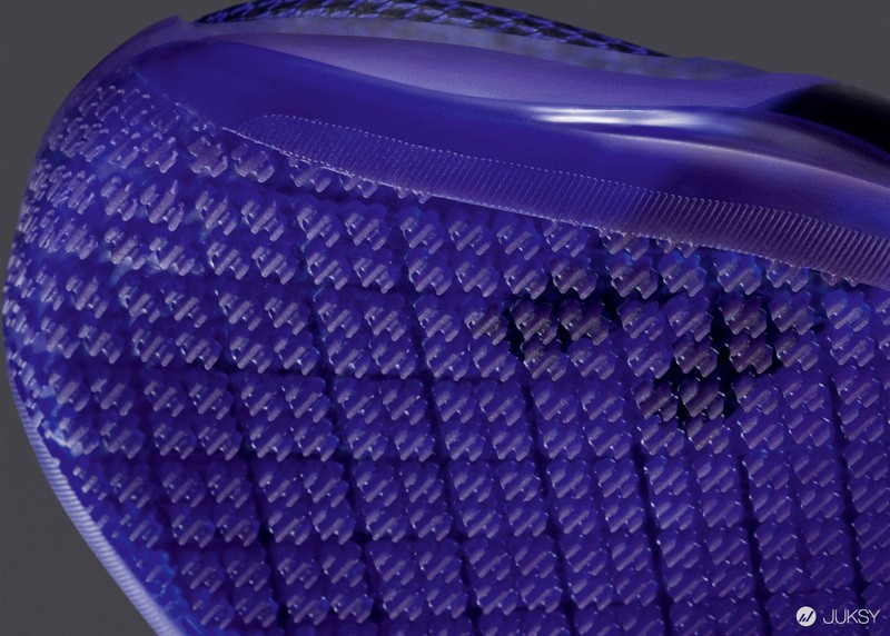 致敬柯比嚴酷訓練,NIKE 推出全新暗色系 KOBE X Blackout