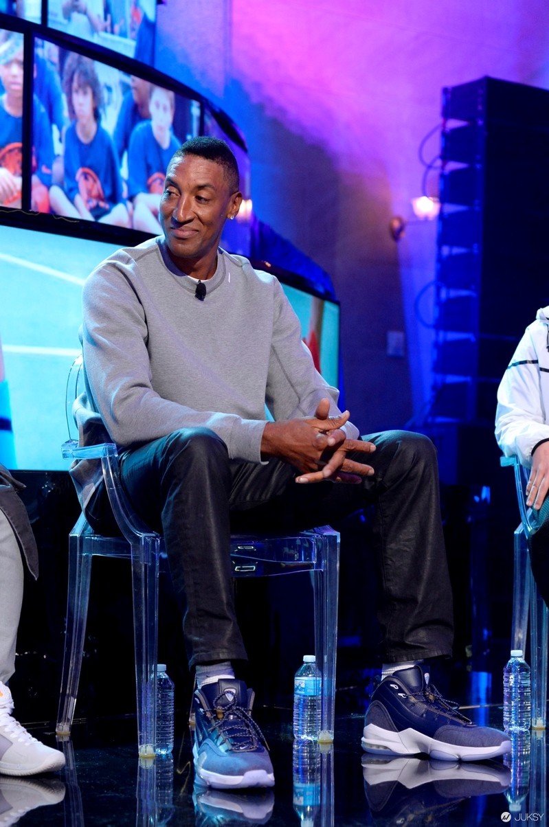 NIKE INSIDE ACCESS STUDIO PANEL