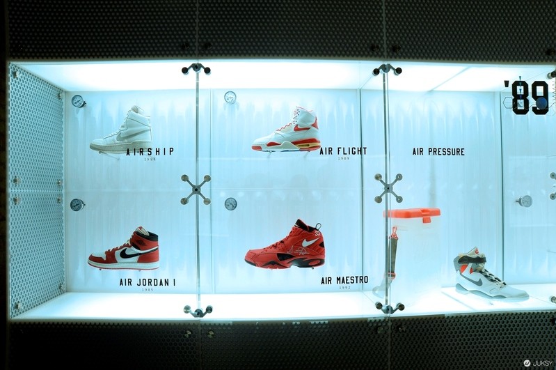 NIKE INSIDE ACCESS STUDIO PANEL