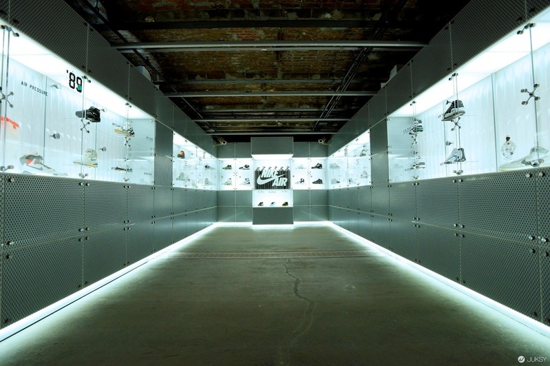 NIKE INSIDE ACCESS STUDIO PANEL