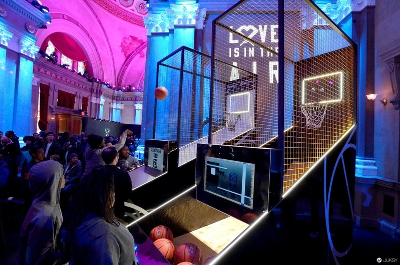 NIKE INSIDE ACCESS STUDIO PANEL