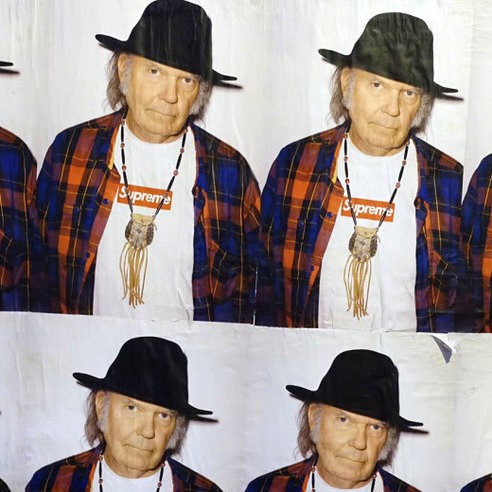 Supreme 新海報滿街貼，主角竟是傳奇人物 Neil Young