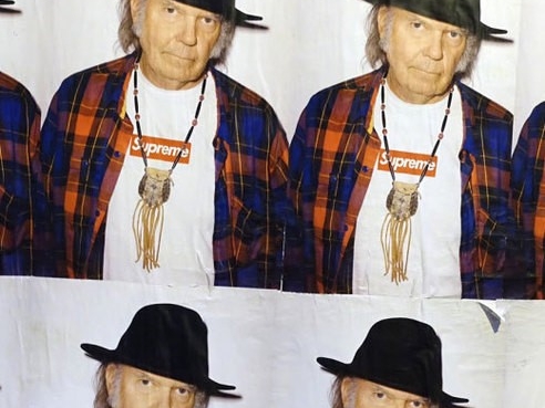 Supreme 新海報滿街貼，主角竟是傳奇人物 Neil Young