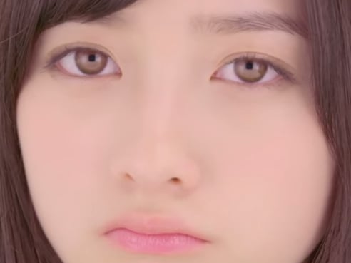 人正就好!「15歲天使」橋本環奈拍新廣告 只要生氣裝萌就夠了!