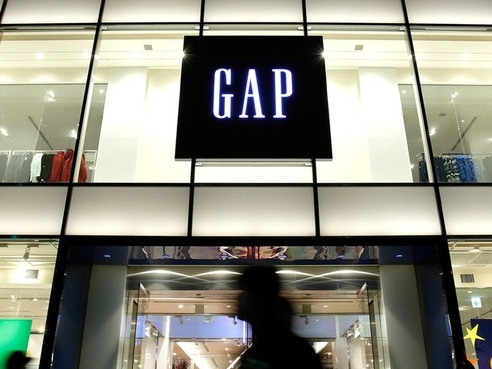 設計師 Rebekka Bay 離開了 GAP，為維密打造 PINK 的商科女 Wendi Goldman 來了