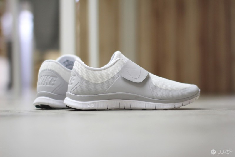 潮流款 Free 系列跑鞋，有魔術貼的 Nike Free Socfly 亮相