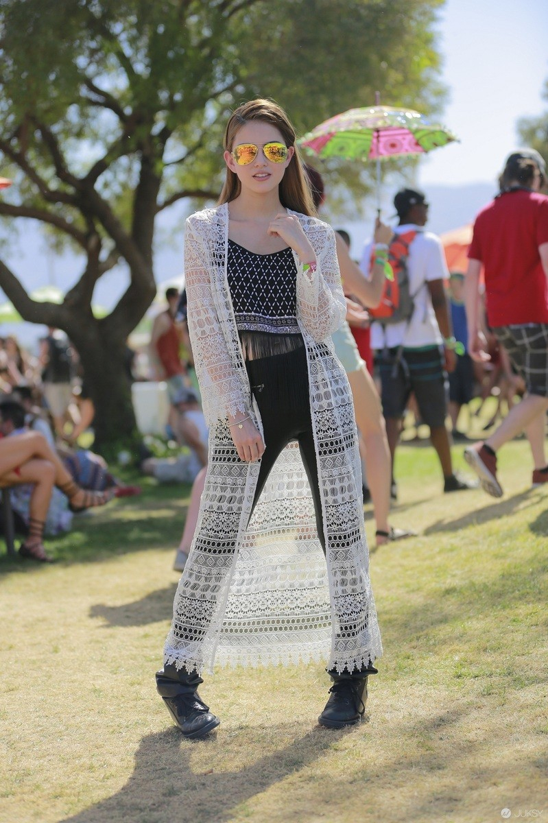 昆凌攜手H&M loves Coachella 演繹夏日時尚風情